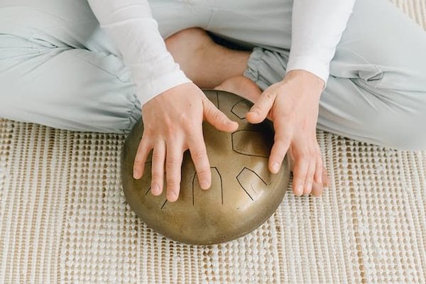 Explorez les différentes gammes musicales du Tongue Drum